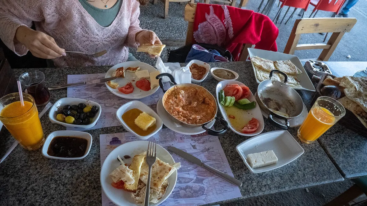 Serpme kahvaltı (2 kişilik)
